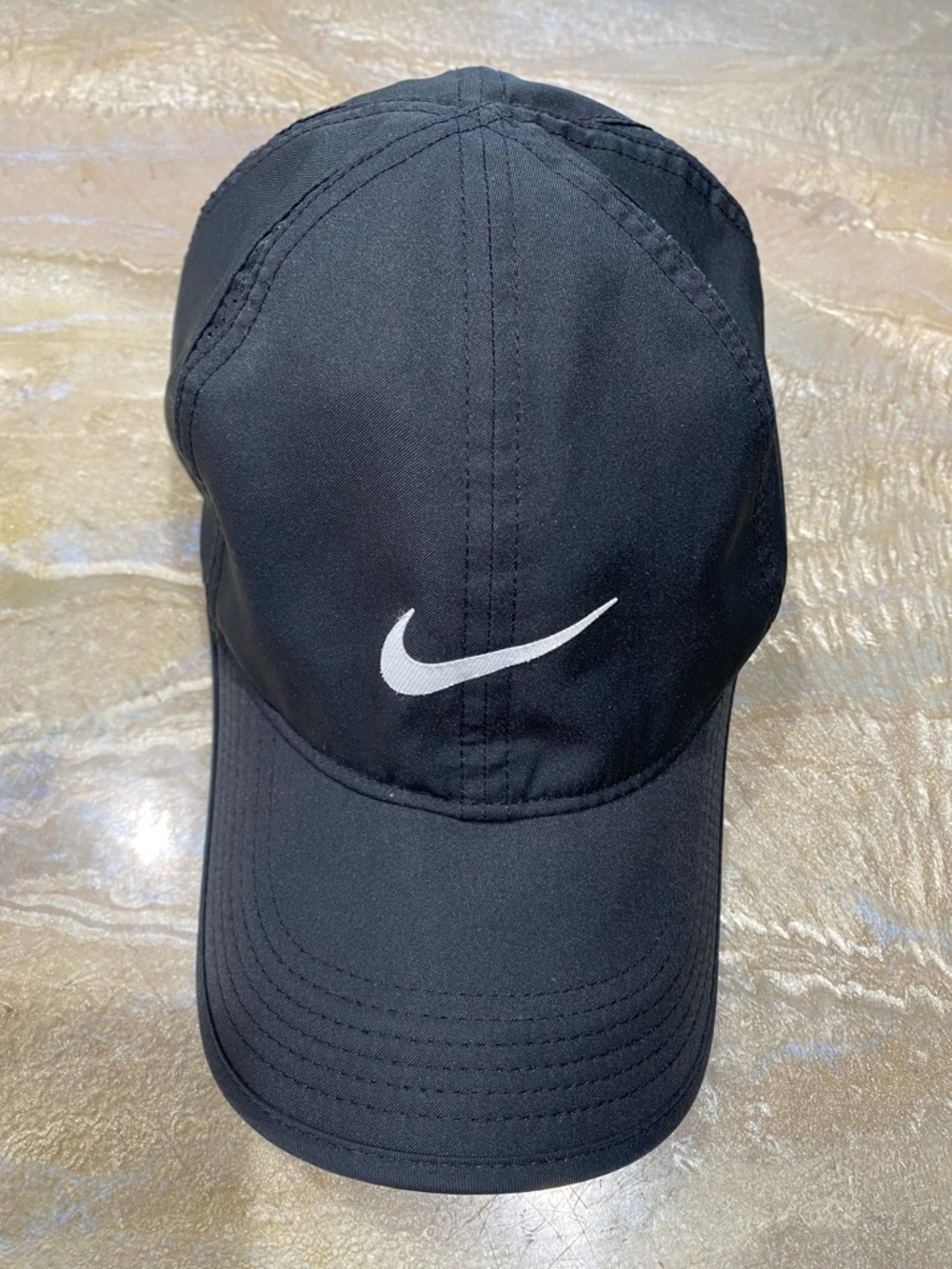 NIKE Unisex Black Cap Hat One Size Comfy and Adjustable Fit / Preowned